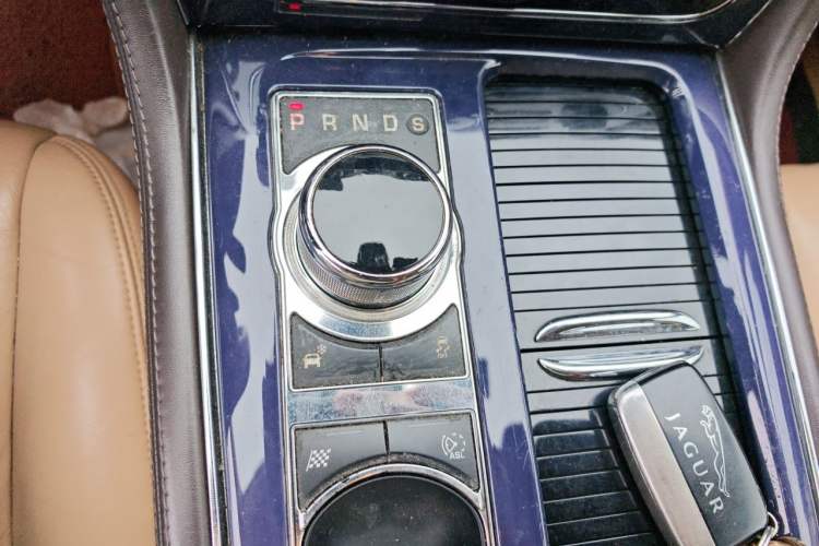 Used Jaguar XJ 2012 XJL 3.0 Panoramic Business Edition Gear Lever