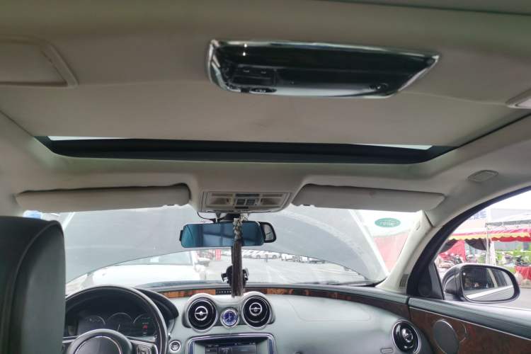 Used Jaguar XJ 2012 XJL 3.0 Panoramic Business Edition Headliner