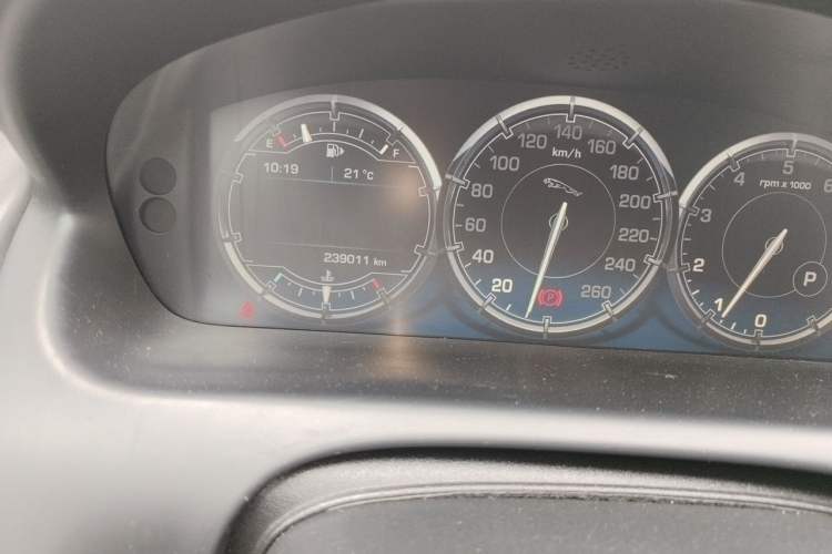 Used Jaguar XJ 2012 XJL 3.0 Panoramic Business Edition Odometer Close Up
