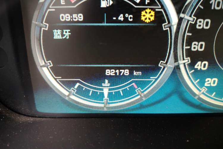 Used Jaguar XJ 2012 XJL 3.0 Panoramic Business Edition Odometer Close Up