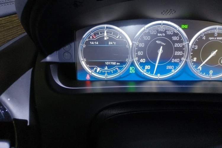 Used Jaguar XJ 2012 XJL 3.0 Flagship Business Edition Odometer Close Up