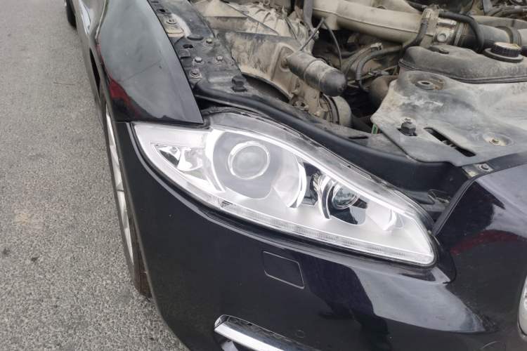 Used Jaguar XJ 2012 XJL 3.0 Panoramic Business Edition Right Front Headlight