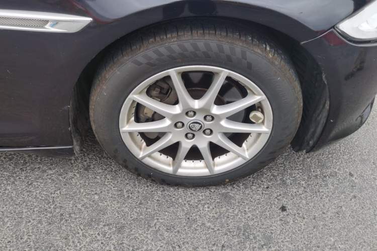 Used Jaguar XJ 2012 XJL 3.0 Panoramic Business Edition Right Front Wheel Hub