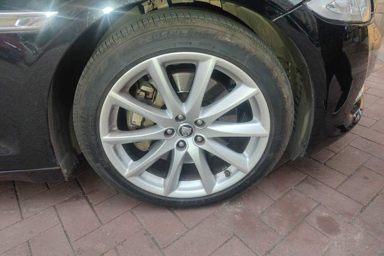 Used Jaguar XJ 2012 XJL 3.0 Flagship Business Edition Right Front Wheel Hub