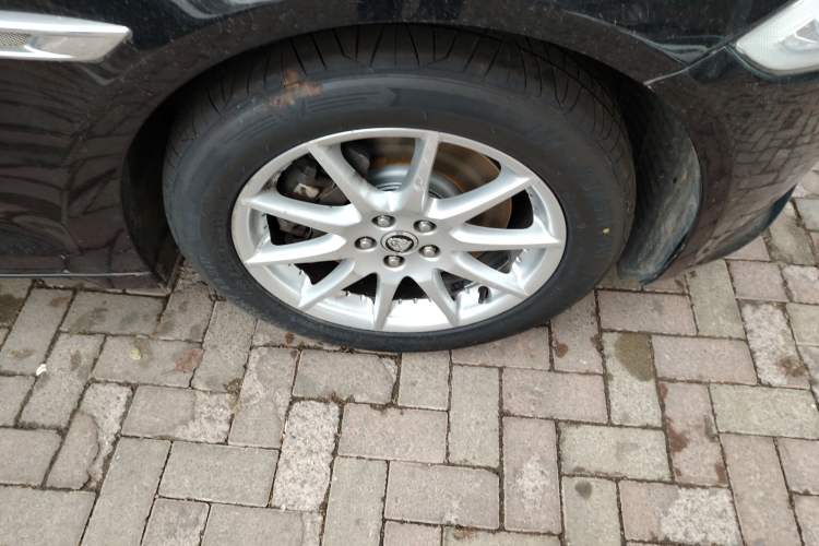 Used Jaguar XJ 2012 XJL 3.0 Panoramic Business Edition Right Front Wheel Hub