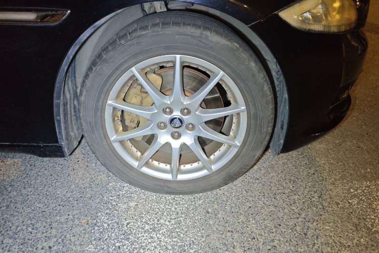 Used Jaguar XJ 2012 XJL 3.0 Panoramic Business Edition Right Front Wheel Hub