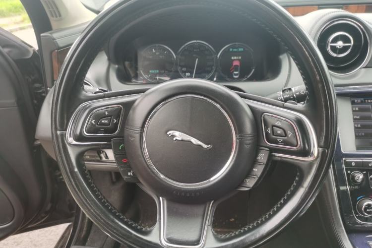 Used Jaguar XJ 2012 XJL 3.0 Panoramic Business Edition Steering Wheel