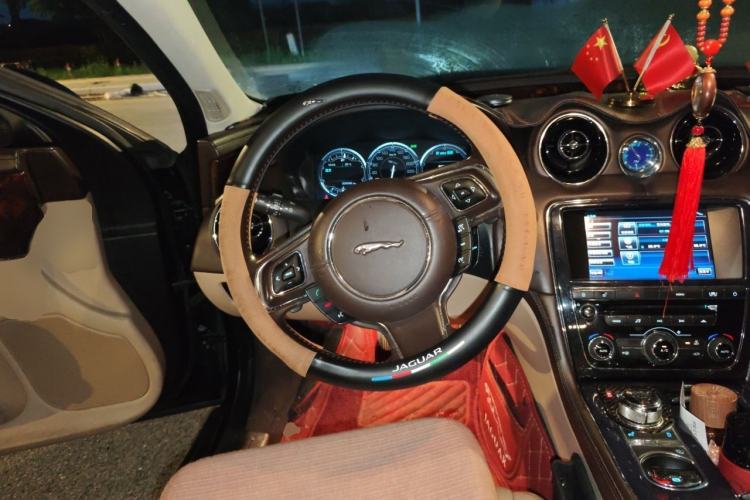 Used Jaguar XJ 2012 XJL 3.0 Panoramic Business Edition Steering Wheel