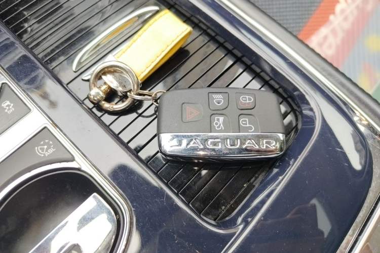 Used Jaguar XJ 2012 XJL 3.0 Panoramic Business Edition Vehicle Key