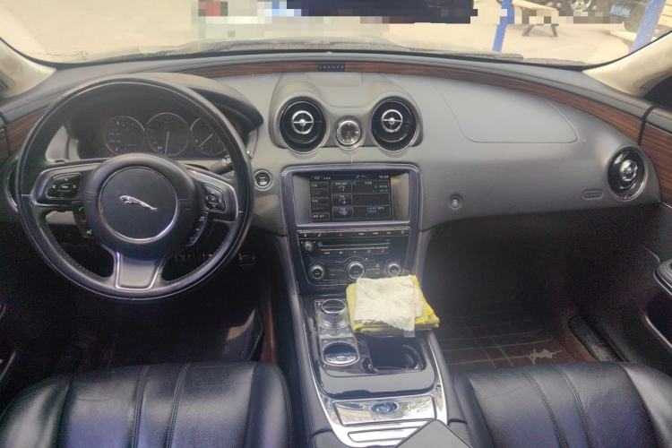 Used Jaguar XJ 2012 XJL 3.0 London Limited Edition Center Console
