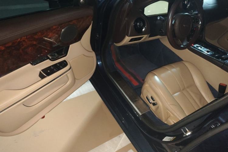 Used Jaguar XJ 2012 XJL 3.0 Panoramic Business Edition Driver Seat