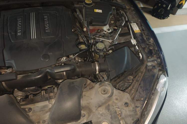 Used Jaguar XJ 2012 XJL 3.0 Panoramic Business Edition Engine Bay Left