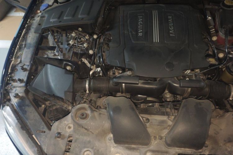 Used Jaguar XJ 2012 XJL 3.0 Panoramic Business Edition Engine Bay Right