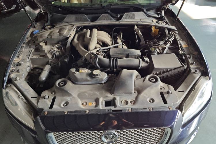 Used Jaguar XJ 2012 XJL 3.0 Panoramic Business Edition Engine Bay