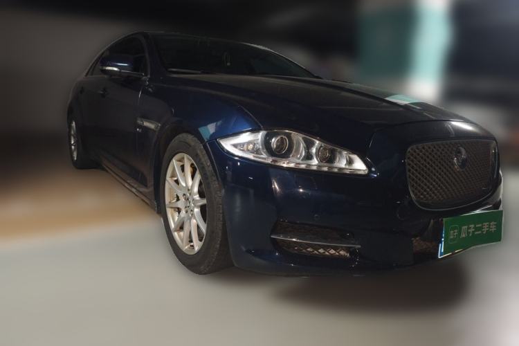 Used Jaguar XJ 2012 XJL 3.0 Panoramic Business Edition Front Right 45 Deg