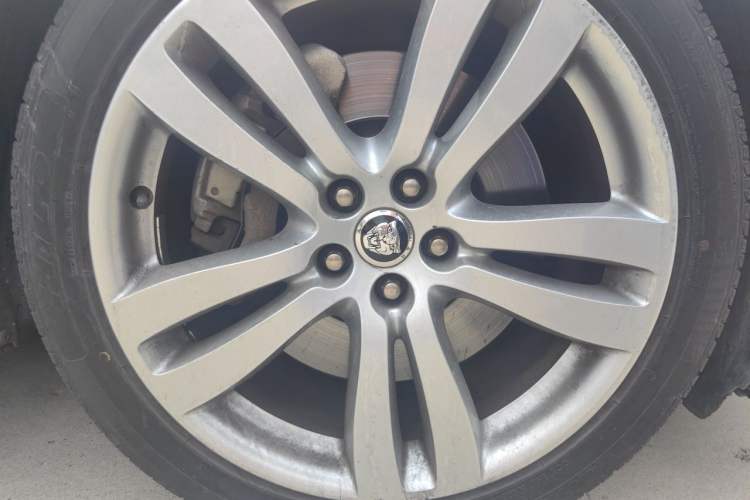 Used Jaguar XJ 2012 XJL 3.0 London Limited Edition Right Front Wheel Hub