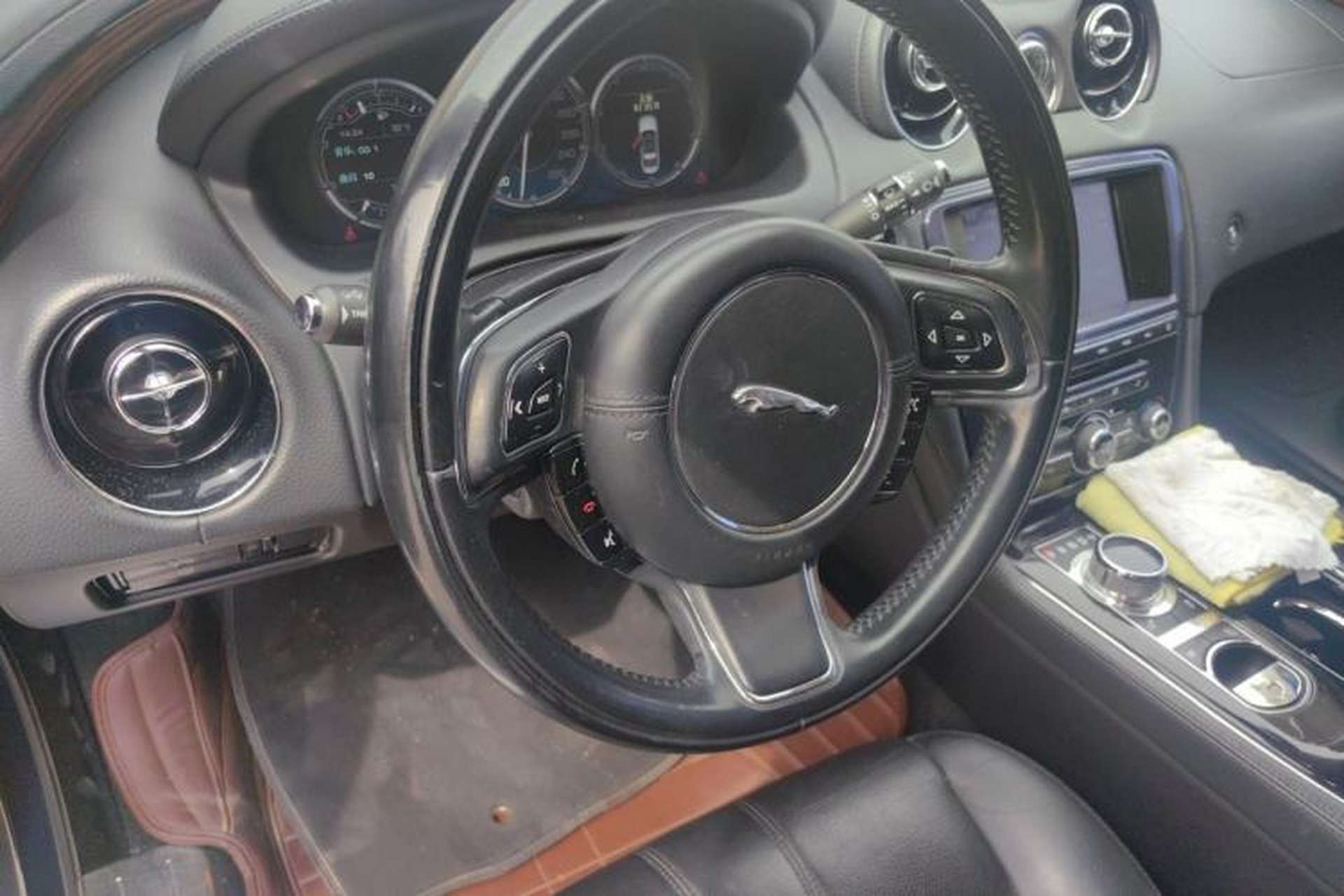 Used Jaguar XJ 2012 XJL 3.0 London Limited Edition Steering Wheel