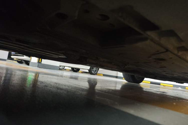 Used Jaguar XJ 2012 XJL 3.0 Panoramic Business Edition Chassis Front Left