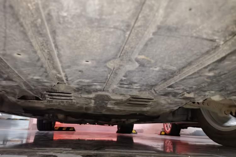 Used Jaguar XJ 2012 XJL 3.0 Panoramic Business Edition Chassis Front