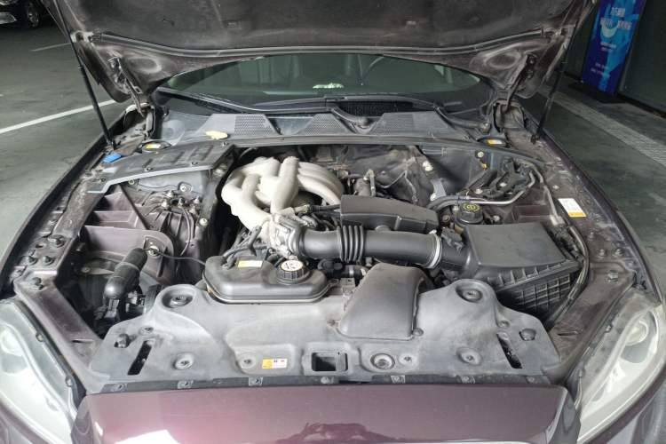 Used Jaguar XJ 2012 XJL 3.0 Panoramic Business Edition Engine Bay