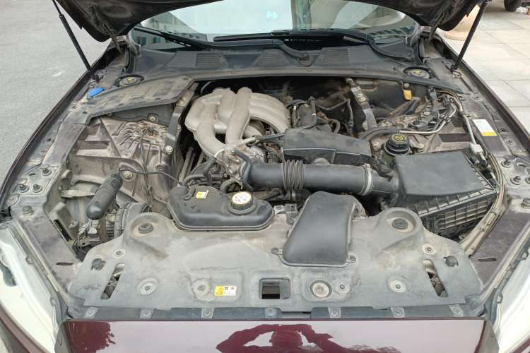 Used Jaguar XJ 2012 XJL 3.0 Panoramic Business Edition Engine Bay