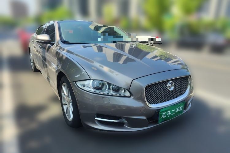 Used Jaguar XJ 2012 XJL 3.0 Panoramic Business Edition Front Right 45 Deg