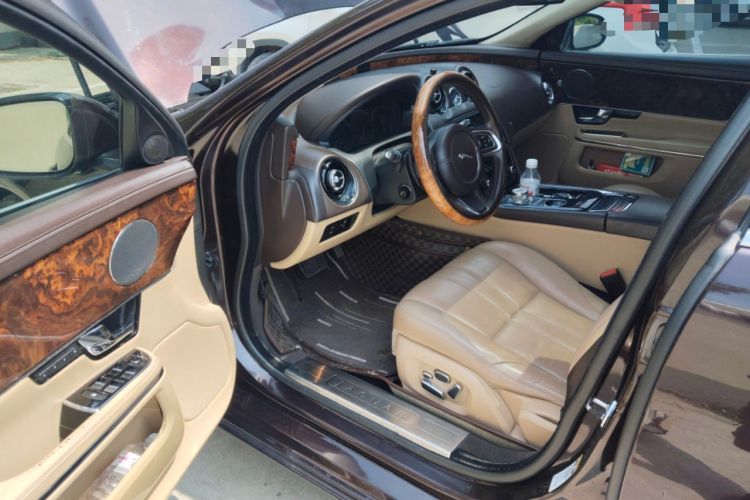 Used Jaguar XJ 2012 XJL 3.0 Panoramic Business Edition Interior 3