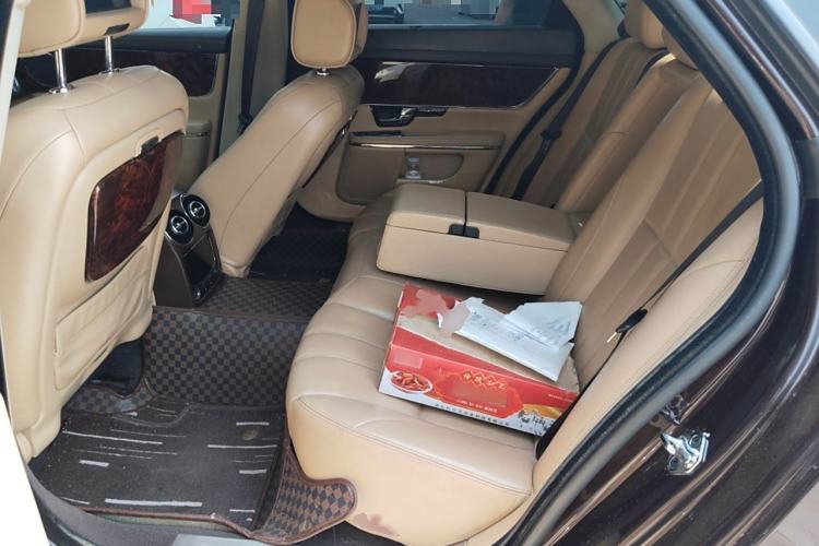 Used Jaguar XJ 2012 XJL 3.0 Panoramic Business Edition Interior 4