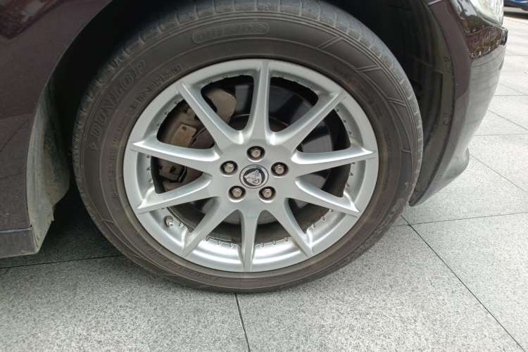 Used Jaguar XJ 2012 XJL 3.0 Panoramic Business Edition Left Front Wheel Hub