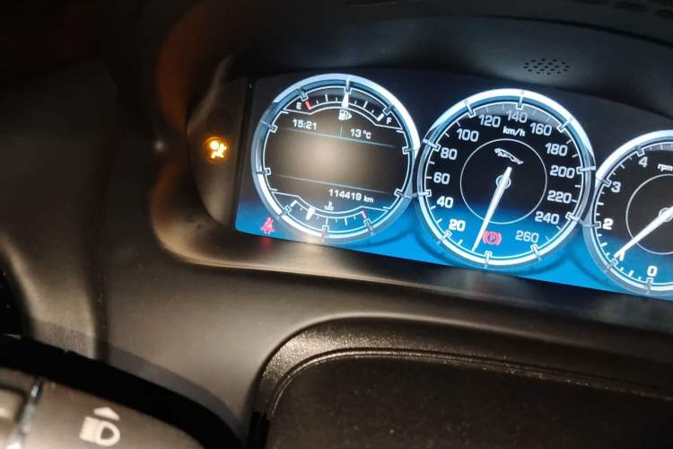 Used Jaguar XJ 2012 XJL 3.0 Panoramic Business Edition Odometer Close Up