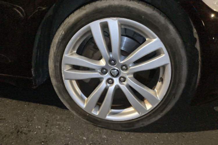 Used Jaguar XJ 2012 XJL 3.0 Flagship Business Edition Right Front Wheel Hub