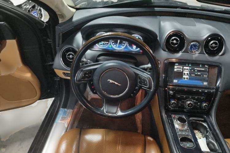 Used Jaguar XJ 2012 XJL 3.0 Flagship Business Edition Steering Wheel