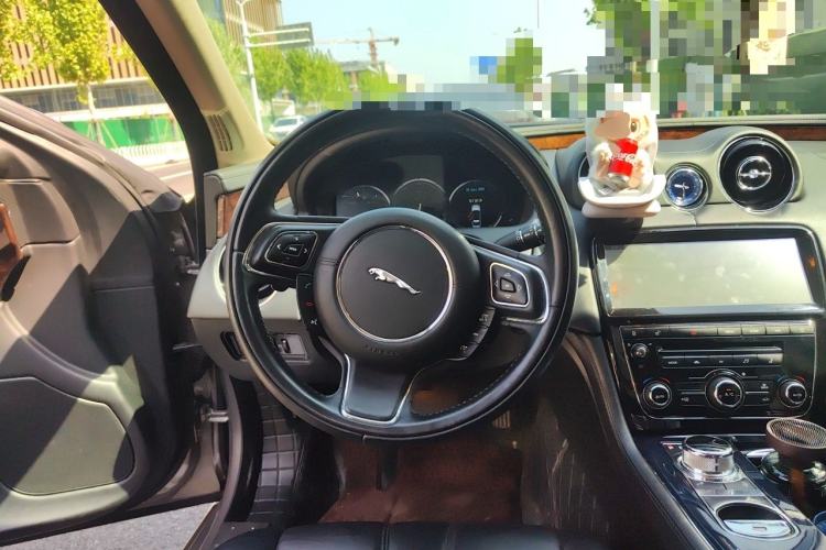 Used Jaguar XJ 2012 XJL 3.0 Panoramic Business Edition Steering Wheel