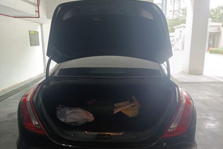 Used Jaguar XJ 2012 XJL 3.0 Panoramic Business Edition Trunk