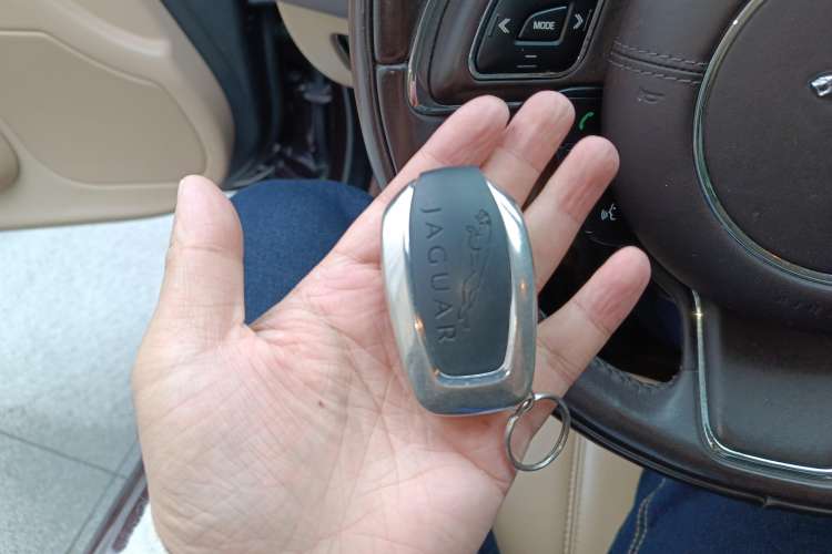 Used Jaguar XJ 2012 XJL 3.0 Panoramic Business Edition Vehicle Key