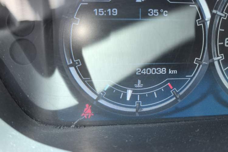 Used Jaguar XJ 2012 XJL 3.0 Panoramic Business Edition Odometer Close Up