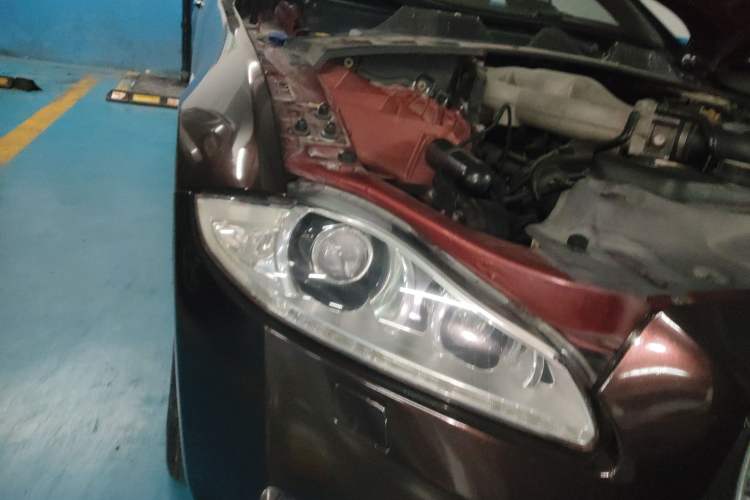 Used Jaguar XJ 2012 XJL 3.0 Panoramic Business Edition Right Front Headlight