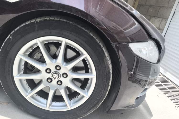 Used Jaguar XJ 2012 XJL 3.0 Panoramic Business Edition Right Front Wheel Hub