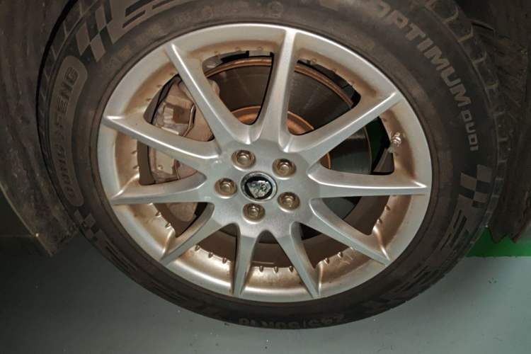Used Jaguar XJ 2012 XJL 3.0 Panoramic Business Edition Right Front Wheel Hub