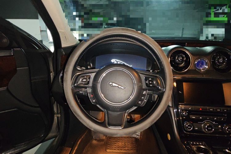 Used Jaguar XJ 2012 XJL 3.0 Panoramic Business Edition Steering Wheel