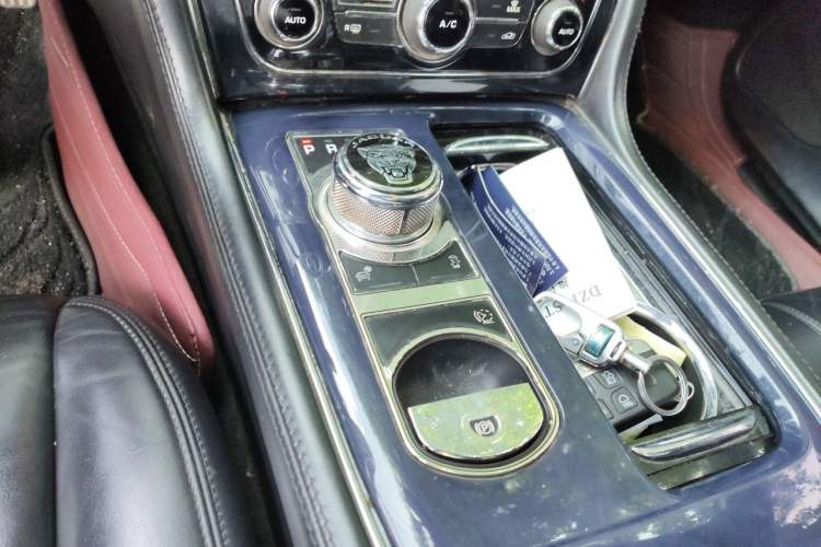 Used Jaguar XJ 2012 XJL 3.0 Panoramic Business Edition Gear Lever