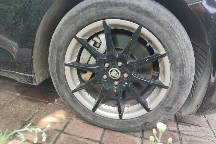 Used Jaguar XJ 2012 XJL 3.0 Panoramic Business Edition Right Front Wheel Hub