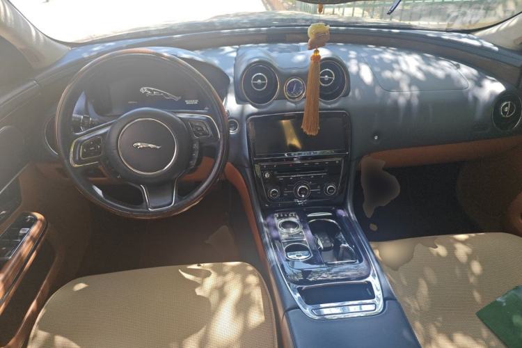 Used Jaguar XJ 2012 XJL 3.0 Flagship Business Edition Center Console