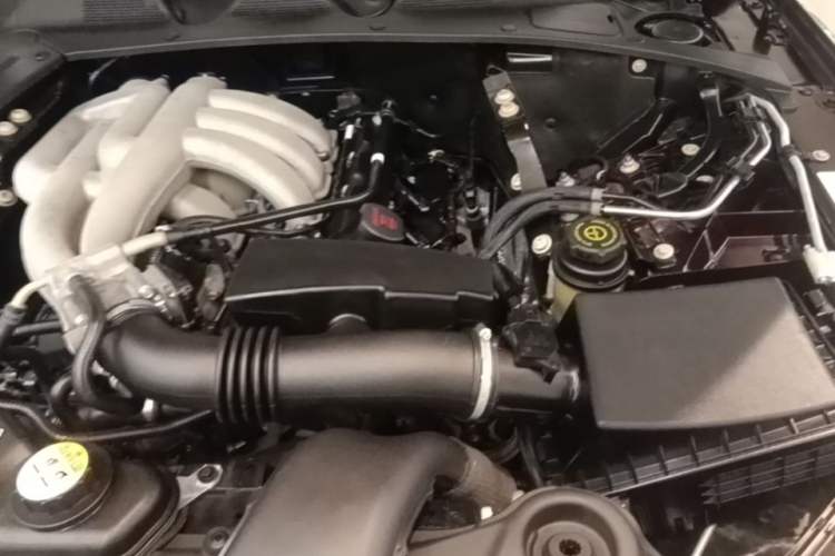 Used Jaguar XJ 2012 XJL 3.0 Panoramic Business Edition Engine Bay Left