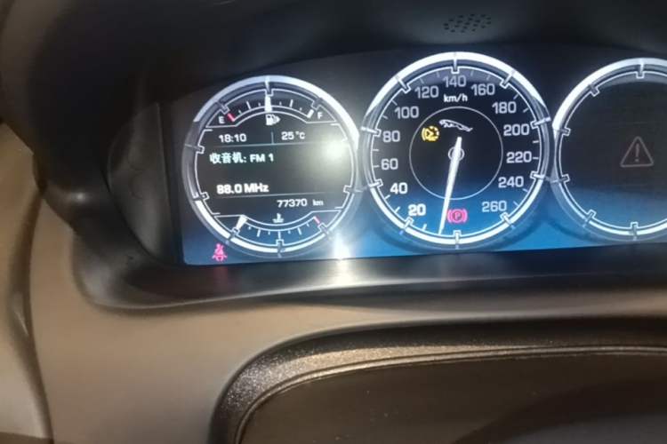 Used Jaguar XJ 2012 XJL 3.0 Panoramic Business Edition Odometer Close Up