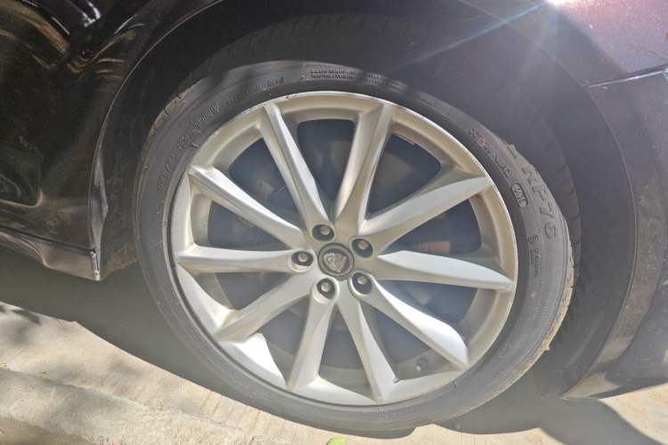 Used Jaguar XJ 2012 XJL 3.0 Flagship Business Edition Right Front Wheel Hub