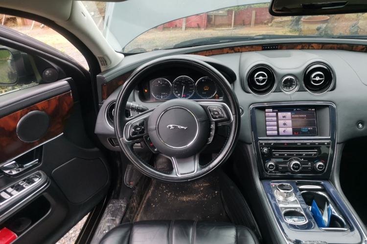 Used Jaguar XJ 2012 XJL 3.0 Panoramic Business Edition Steering Wheel