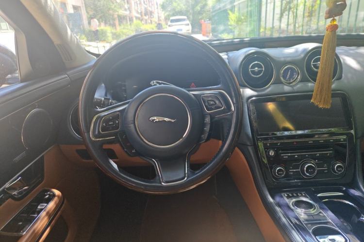 Used Jaguar XJ 2012 XJL 3.0 Flagship Business Edition Steering Wheel