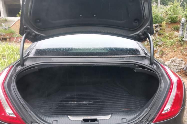 Used Jaguar XJ 2012 XJL 3.0 Panoramic Business Edition Trunk