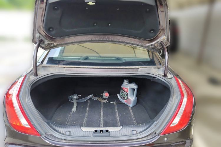 Used Jaguar XJ 2012 XJL 5.0 Panoramic Luxury Edition Trunk